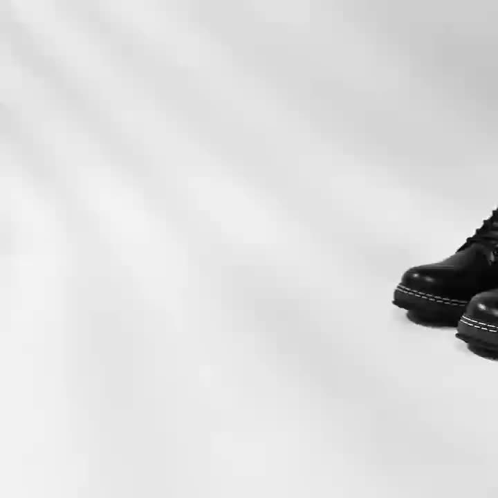 Men'S Classic Black Dress Shoes .