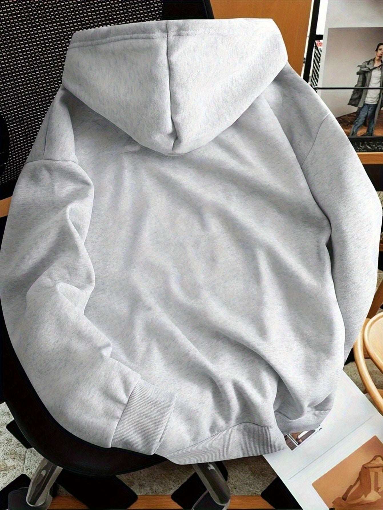 Men's Casual Hooded Sweatshirt .