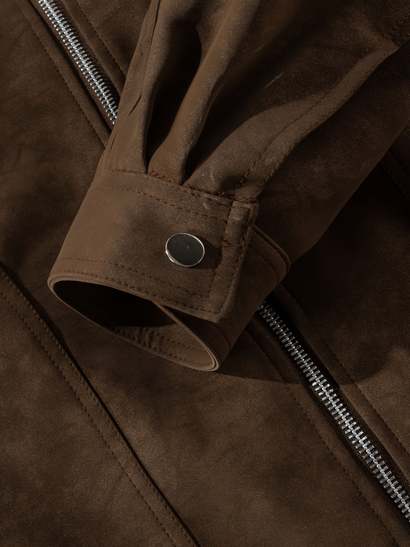 Men'S Vintage-Inspired Bomber Jacket .