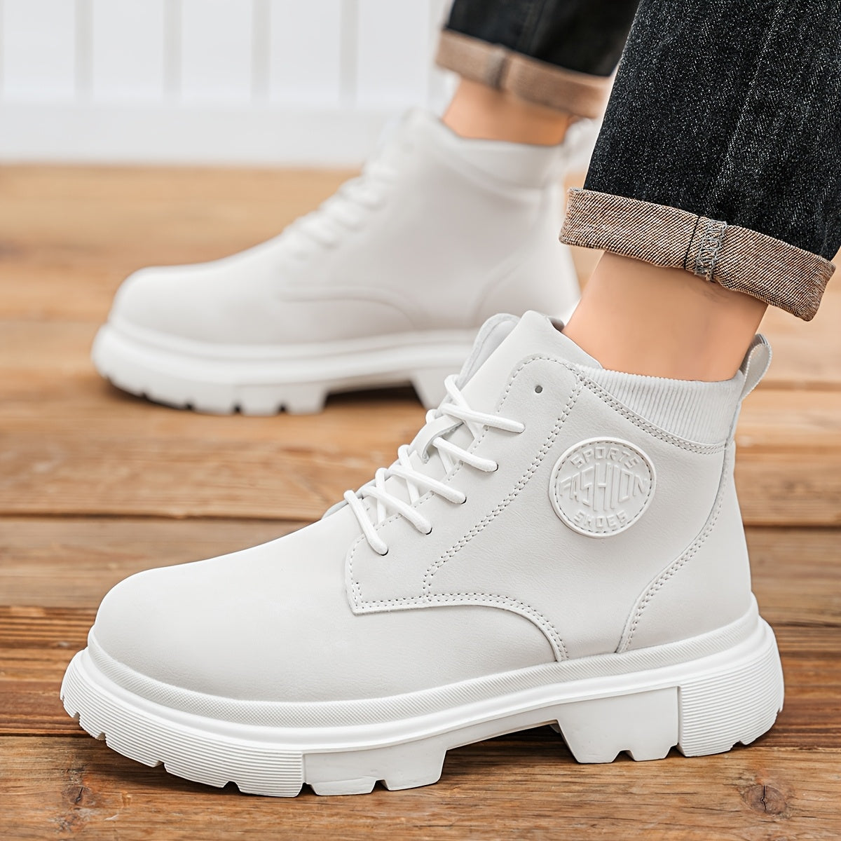 Unisex Fashion Mid-Top Hiking Boots.