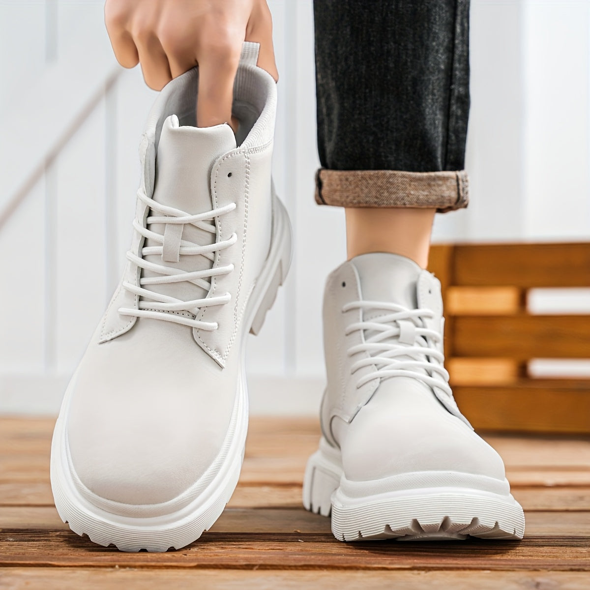 Unisex Fashion Mid-Top Hiking Boots.