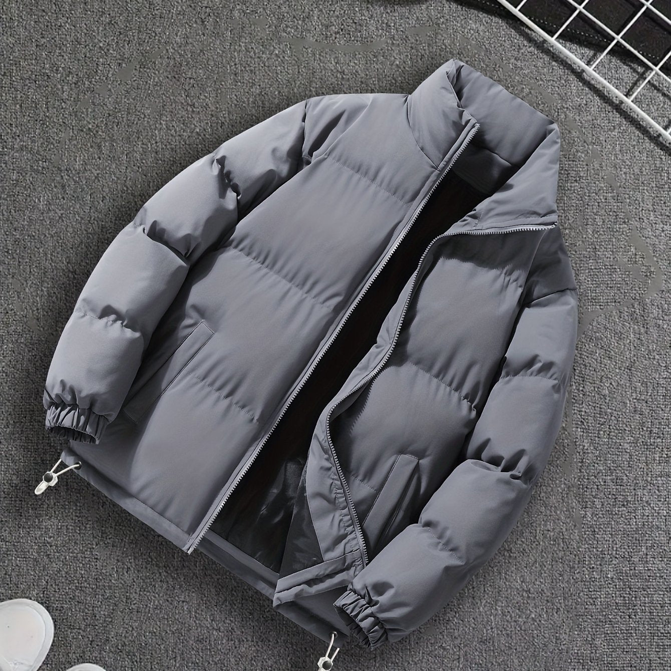 Men's Heavy-Duty Winter Windproof Jacket .